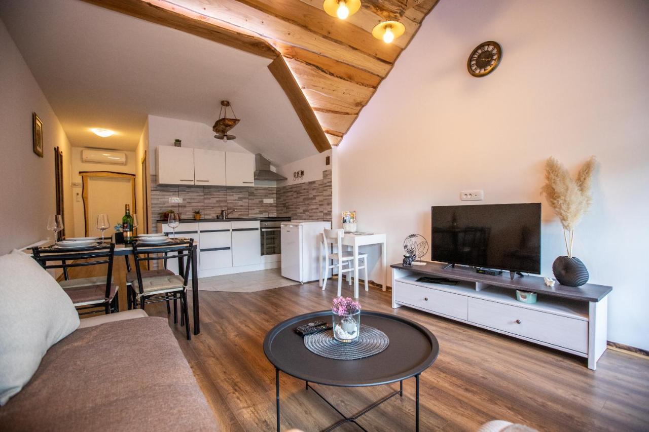 Apartman Mila Josipdol Dış mekan fotoğraf